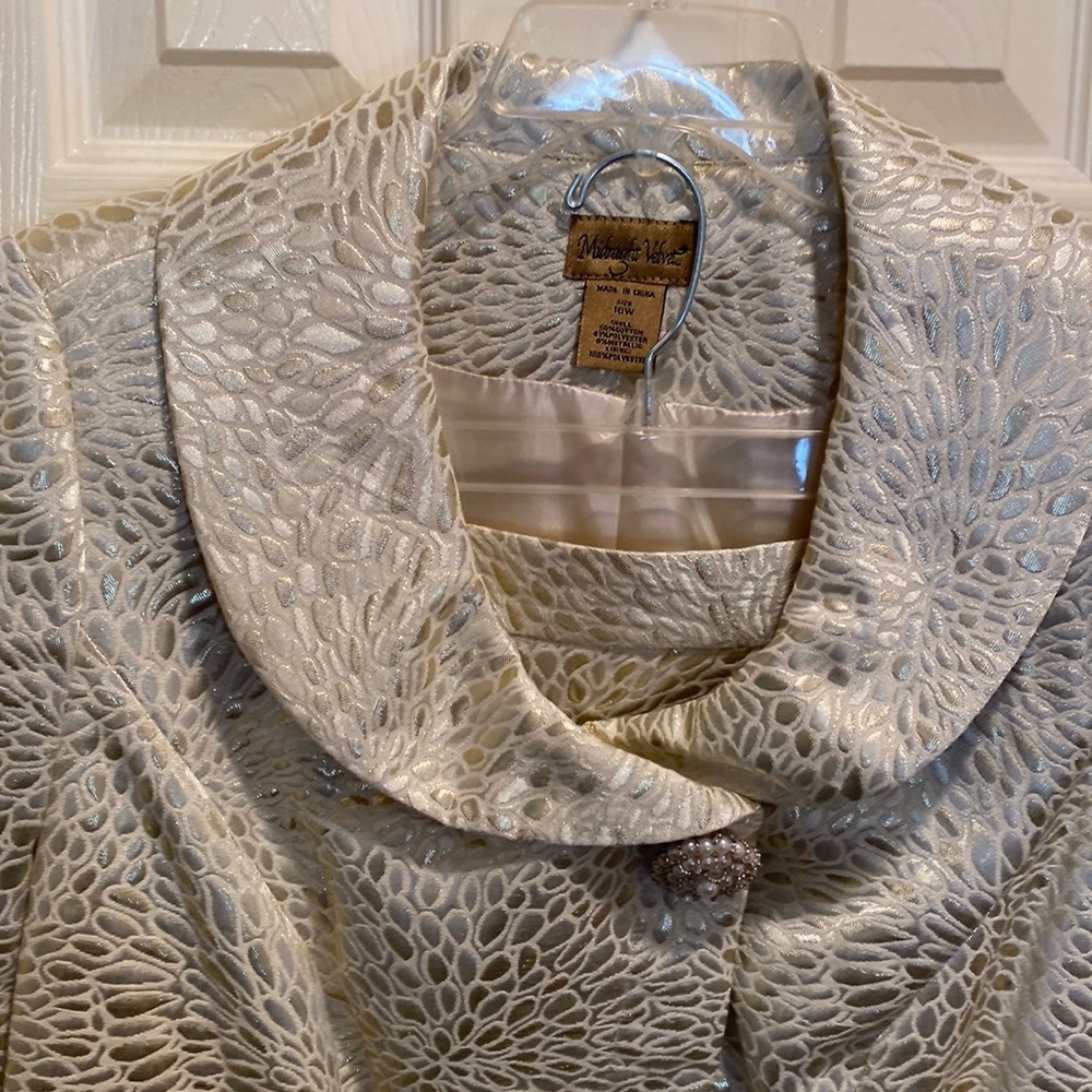 Women’s Metallic 2-PC Jacket & Skirt Suit